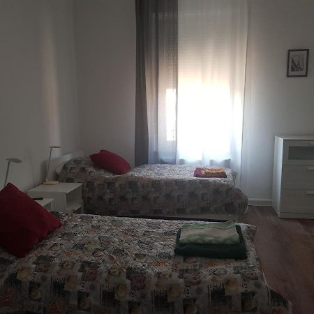 Gaestewohnung Mit Kueche Magdeburg An Der Elbe Bagian luar foto