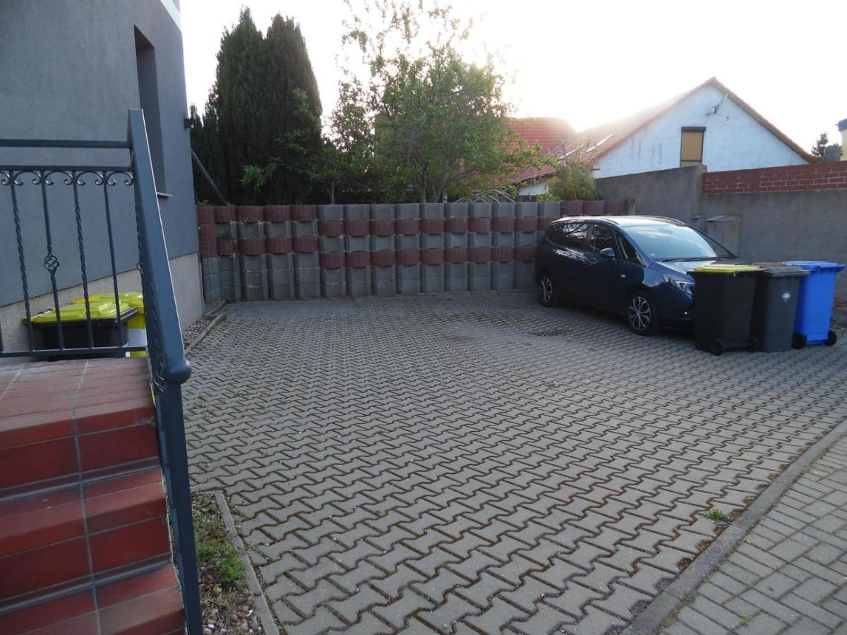 Gaestewohnung Mit Kueche Magdeburg An Der Elbe Bagian luar foto