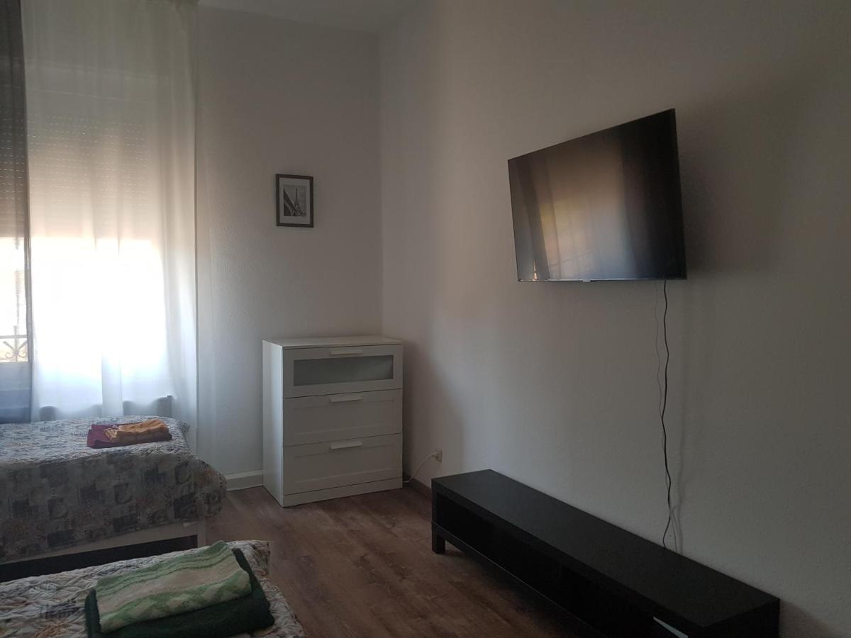 Gaestewohnung Mit Kueche Magdeburg An Der Elbe Bagian luar foto