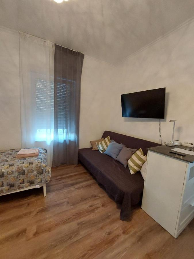 Gaestewohnung Mit Kueche Magdeburg An Der Elbe Bagian luar foto
