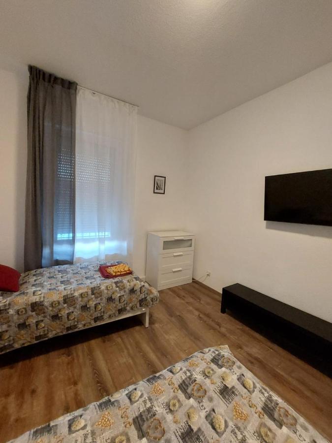 Gaestewohnung Mit Kueche Magdeburg An Der Elbe Bagian luar foto